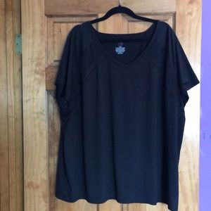 Size 26/28 Black work out top.